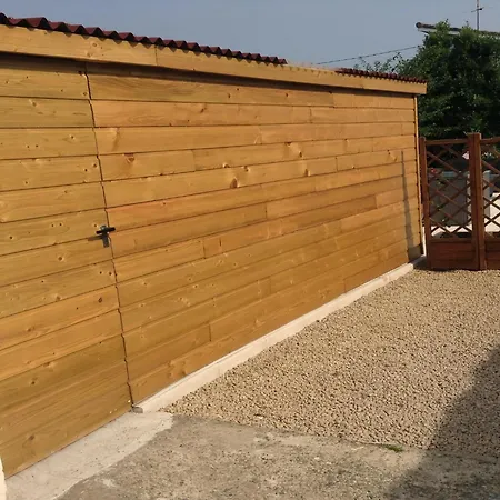 Charming Town Centre House With Garden, Cleaning Included Holiday home